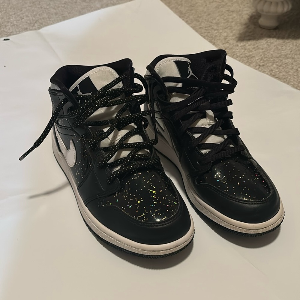 air jordan 1 mid se gs black glitter